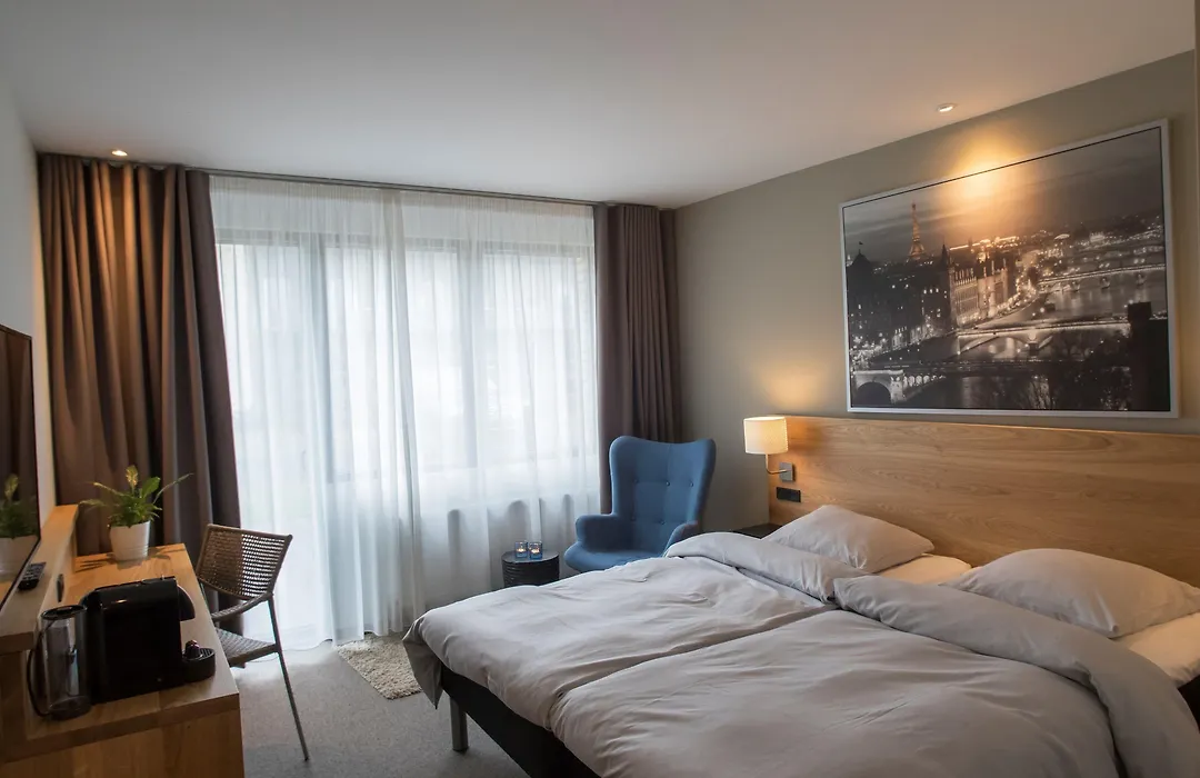Hotel 6400-1