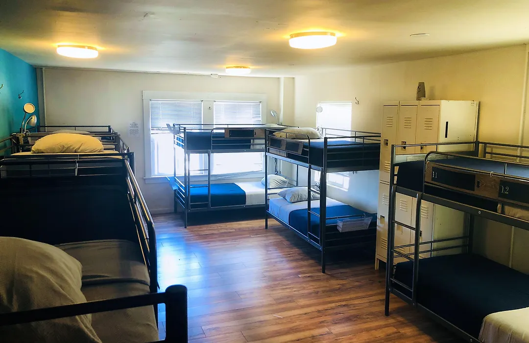Melrose Hostel (Adults Only)-1