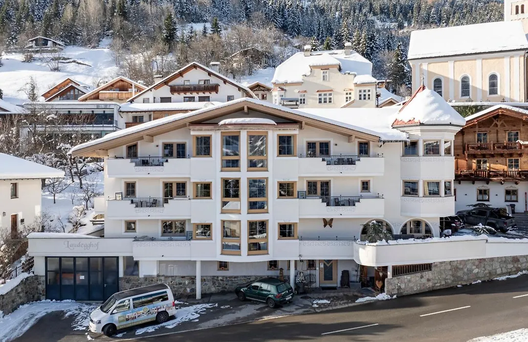 Laudegghof Ladis - Apartments With Castle Views-1