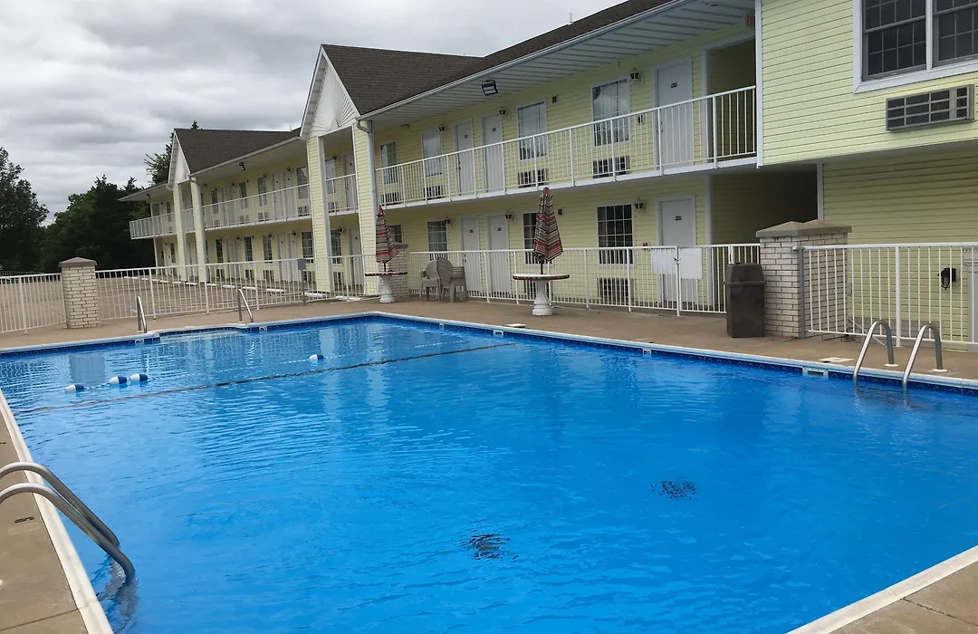 Spinning Wheel Inn-1