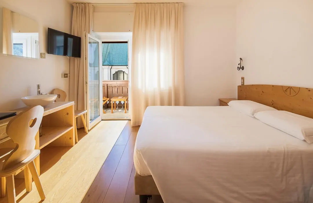 Hotel Montana- ricarica auto elettriche-1