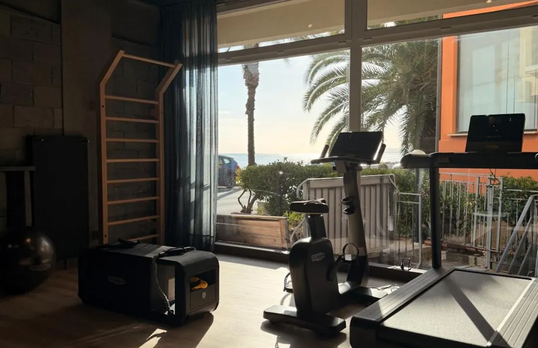 Hotel Jolly Roger-1