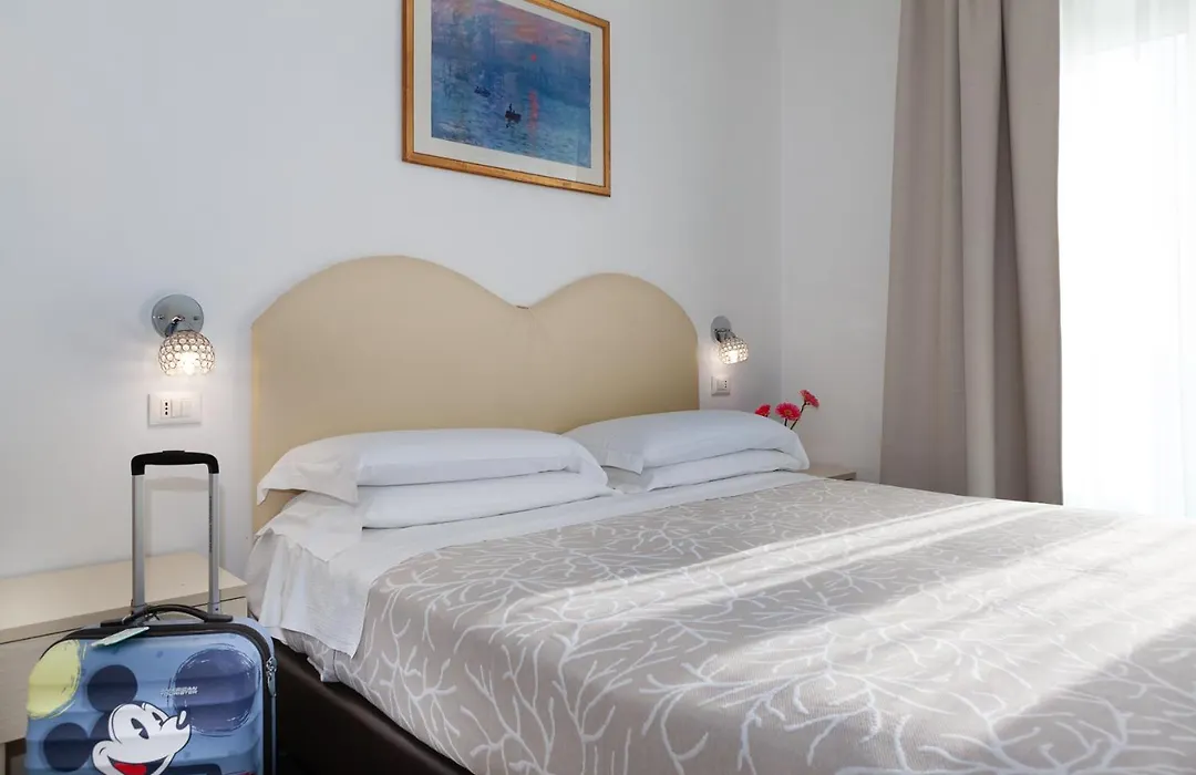 Momo Seaview Hotel-1
