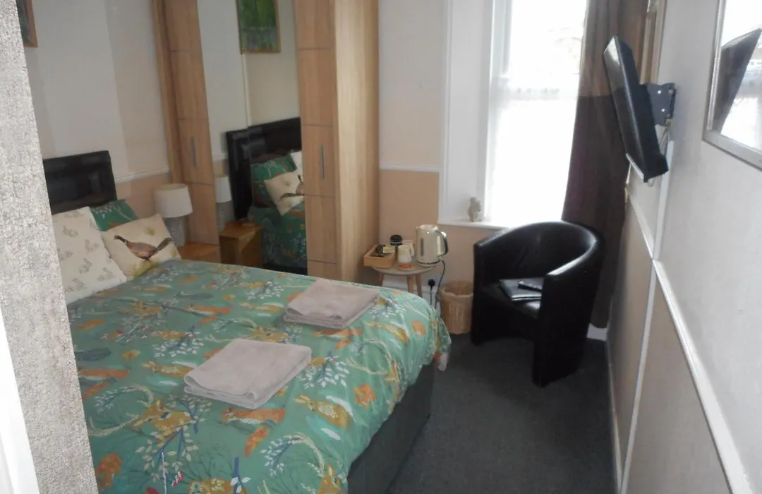 The George B&B-1