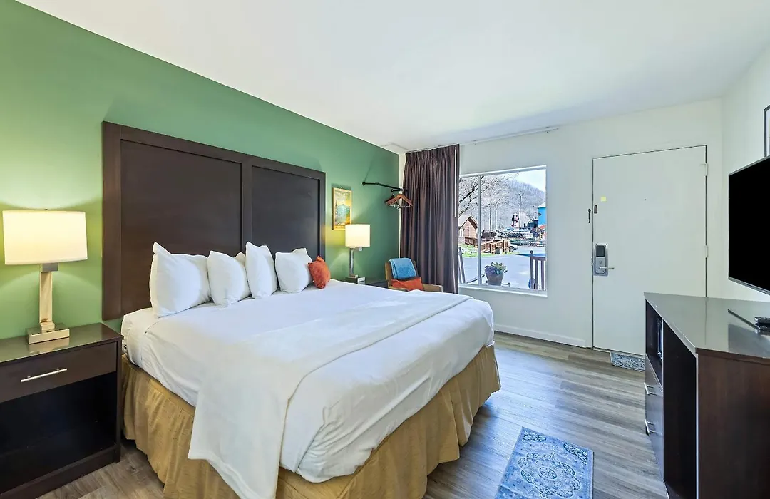 Castlewood Inn-1