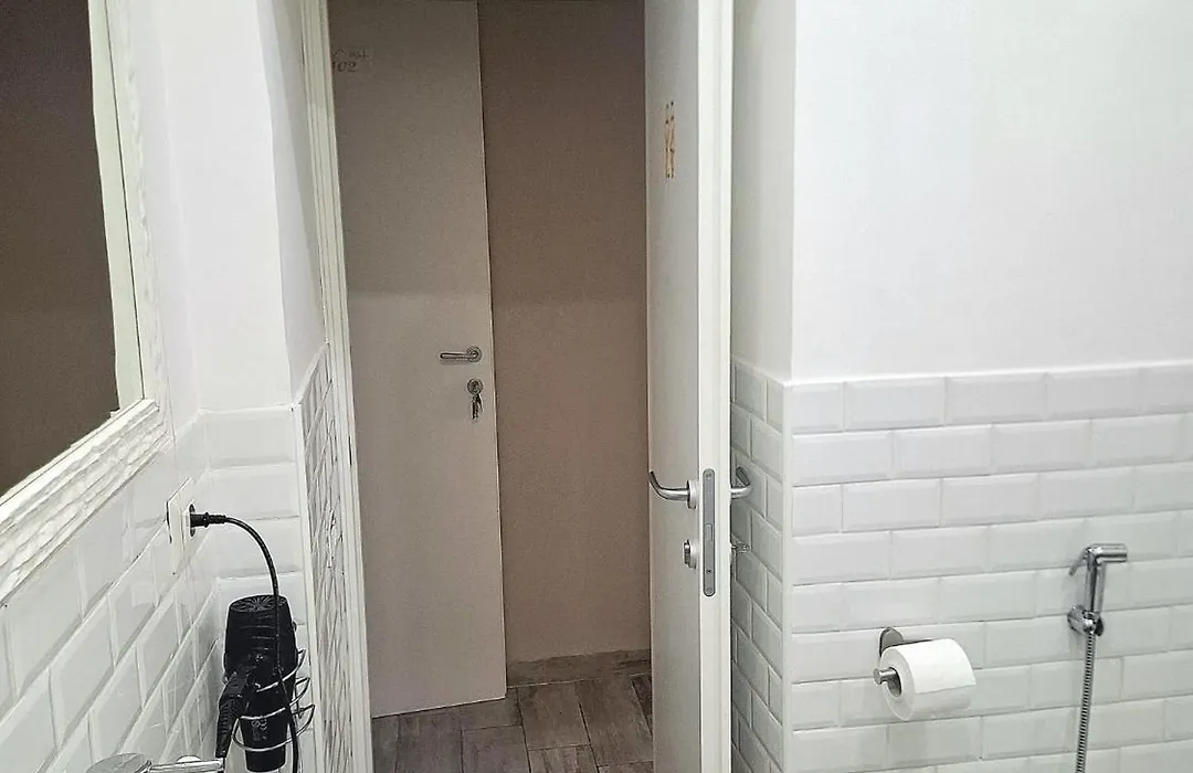 Concept b&b naples- camere moderne con balcone vicino al centro-1