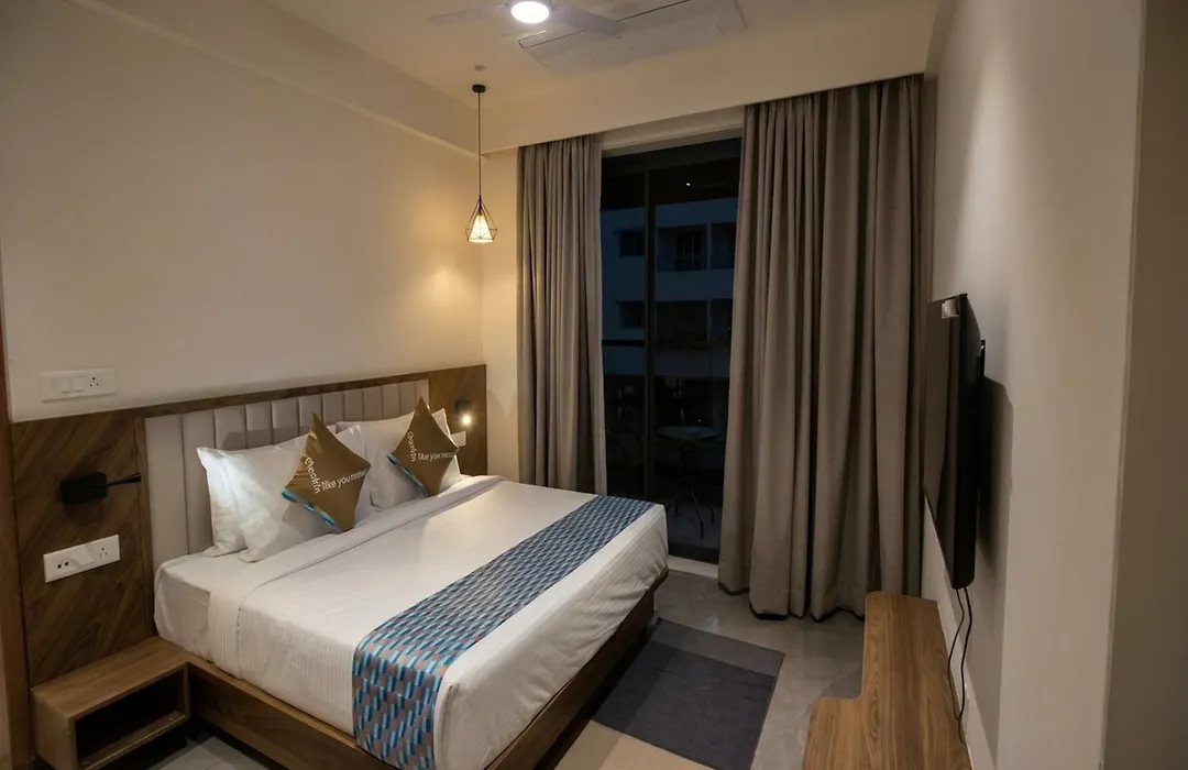 Super Townhouse Rohini Sector 23-1