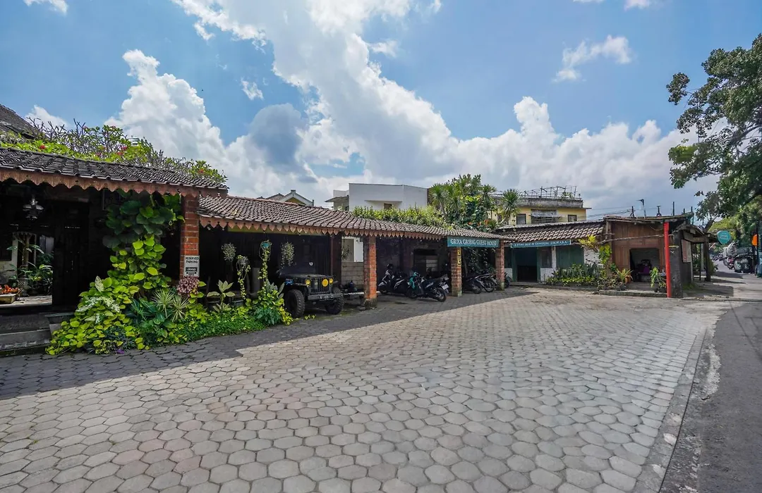 Griya Gribig Guest House Mitra Reddoorz-1