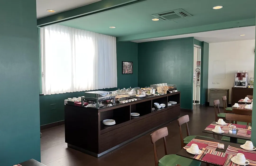 Best Western Plus Hotel Plaza-1