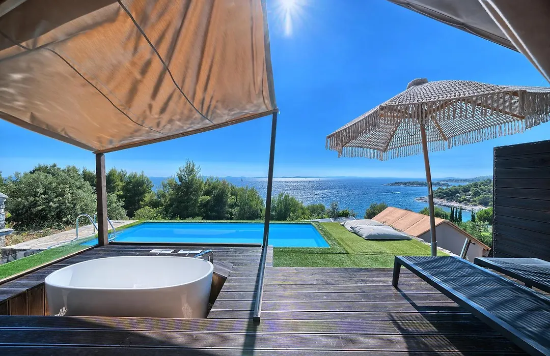 Golden Haven Luxe Glamp Resort-1