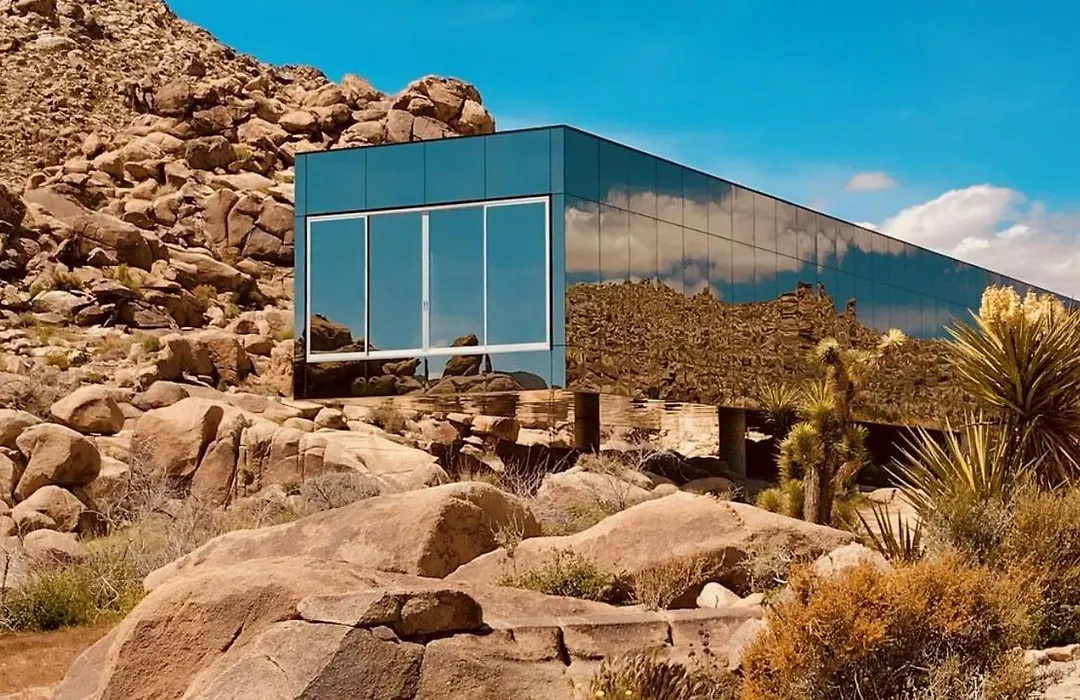 Invisible House Desert Icon W Indoor Pool-1