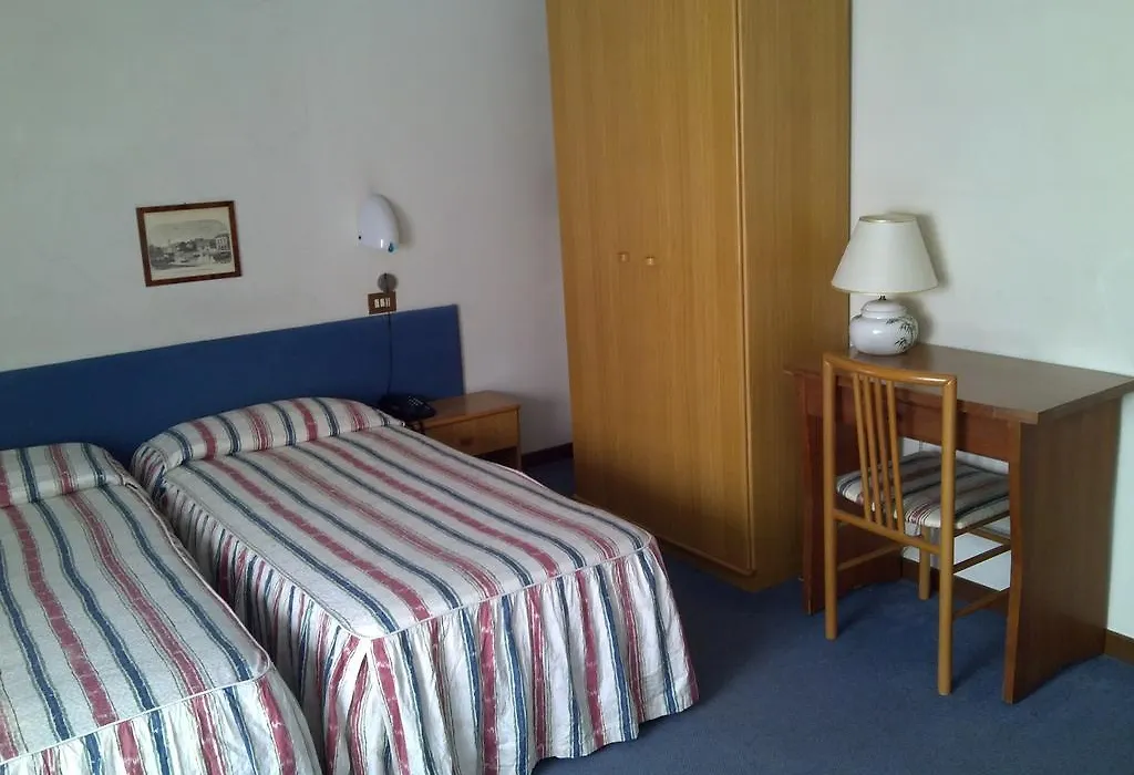 Leon D'Oro - Art Hotel-1