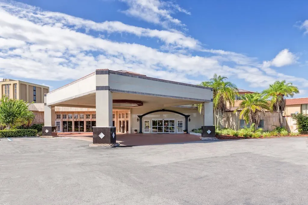 I-Drive Grand Resort & Suites-1