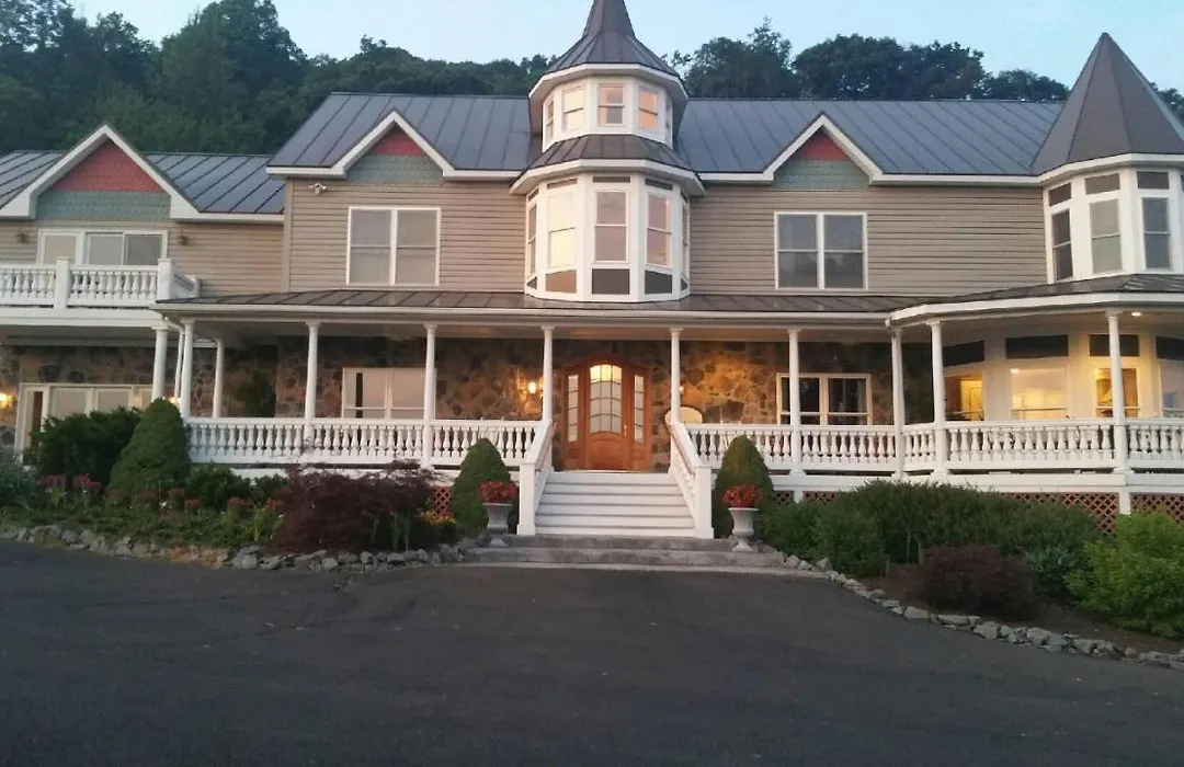 Skyline Vineyard Inn-1