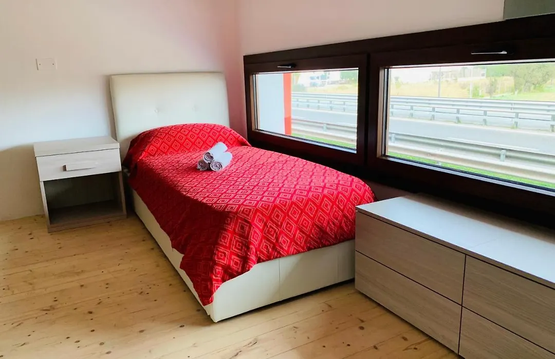 Luxar Room-1