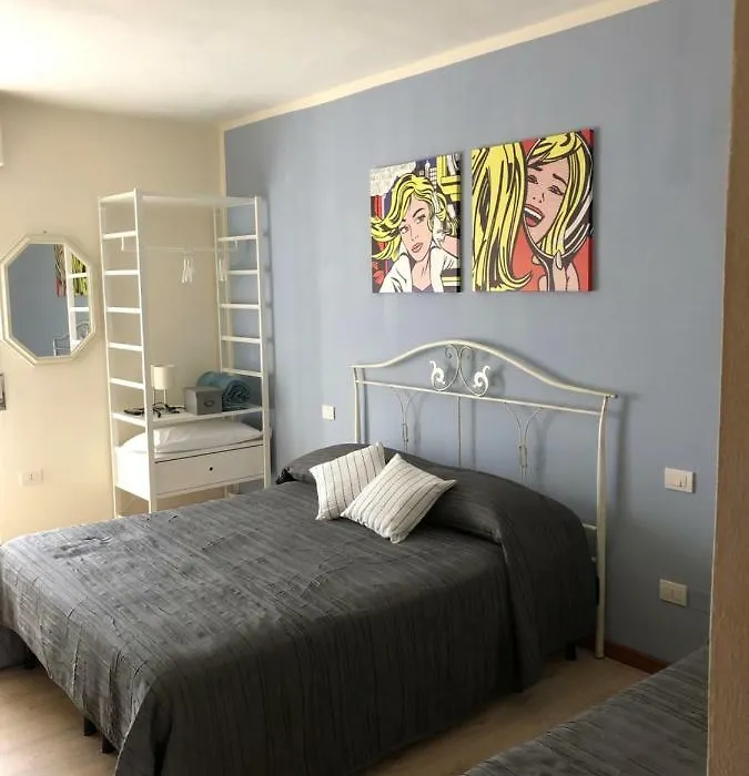 IRIDES ROOMS a un passo dai Parchi Divertimento-1