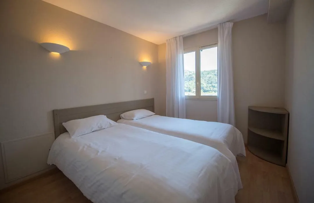 Appart Hotel Lou Castelet-1