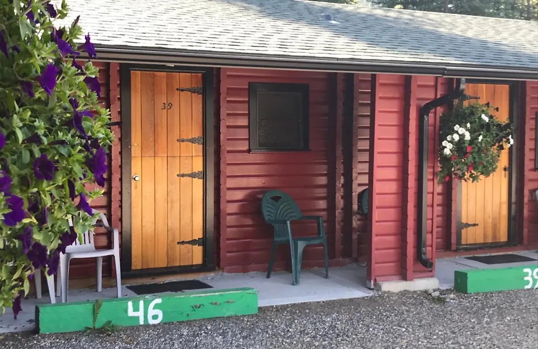 Miette Hot Springs Bungalows-1