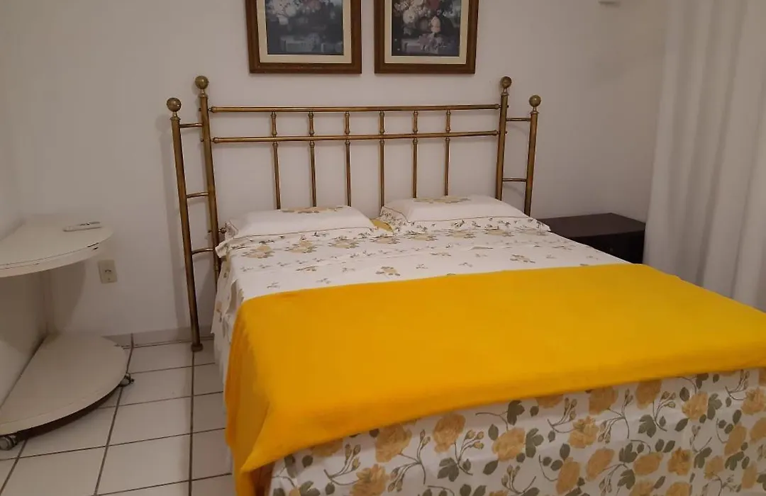 Yellow Hostel Praia Da Costa-1