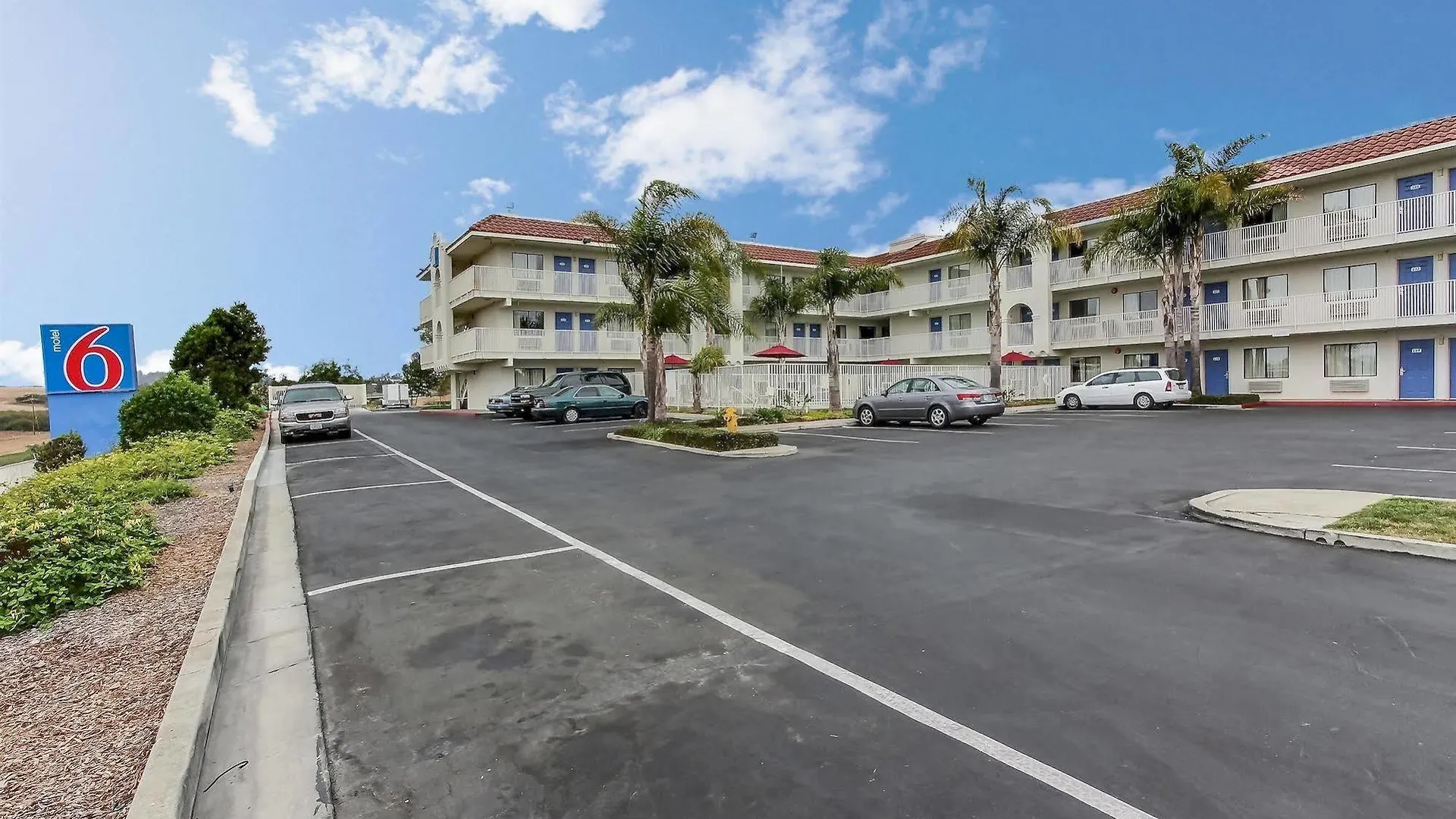 Top 3 Dog friendly hotels in Watsonville, California(CA), United