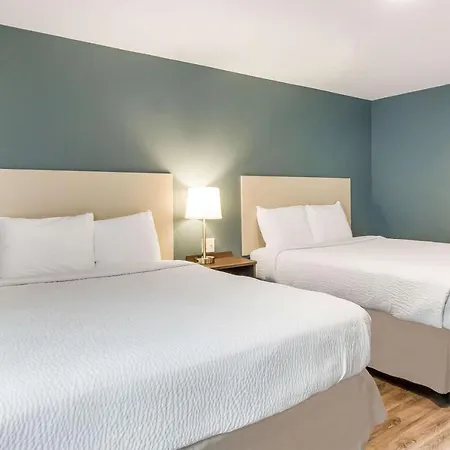 Woodspring Suites Lake Jackson-3