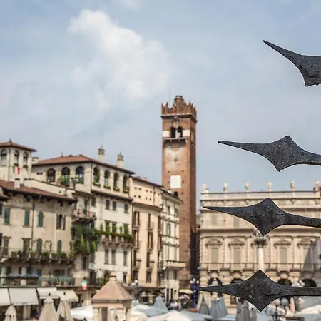 Aurelia Luxury - Piazza delle Erbe-3
