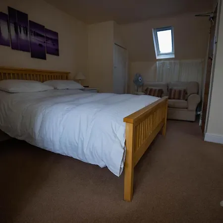 Claremont Guesthouse-3