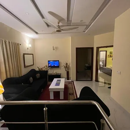 1 Bed House - Sleeps 2 - Pets - Parking - Wifi-3
