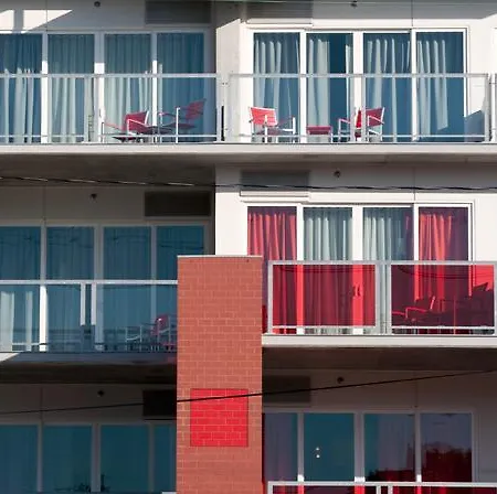 Hotelred-3