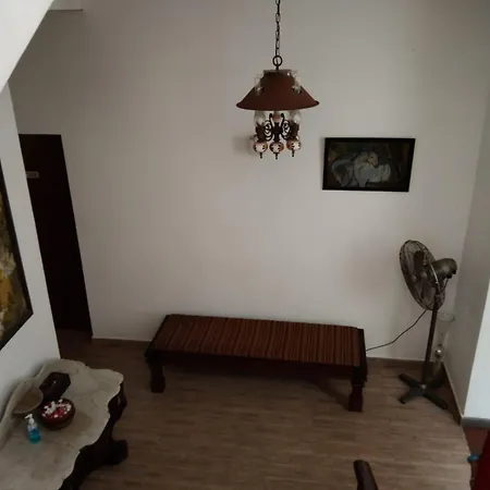 Ellen'S Place-3