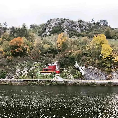 La tanière Dinant-2