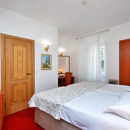 Hotel Adriana-3