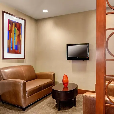 Hyatt Place Milwaukee Airport-3
