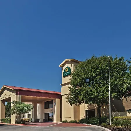 La Quinta Inn By Wyndham San Marcos-2