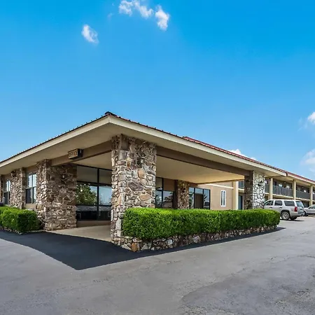 Quality Inn & Suites Hot Springs-Lake Hamilton-3