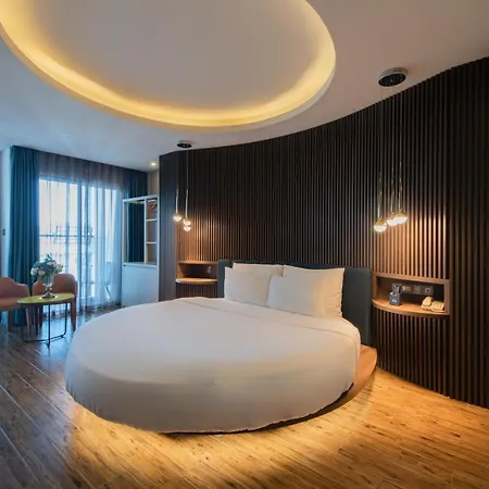 Aaron Hotel-3