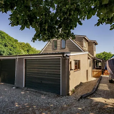Kings Drive - Wanaka Holiday Home-3