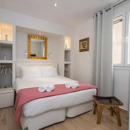 Dema Luxury Suites - Perikleous E1-2