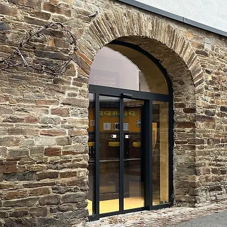 Boutiquehotel Burg Adenbach & Alter Weinbau-2