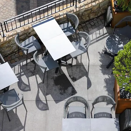 Boutiquehotel Burg Adenbach & Alter Weinbau-3