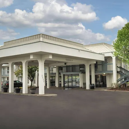 Baymont By Wyndham Murfreesboro-2