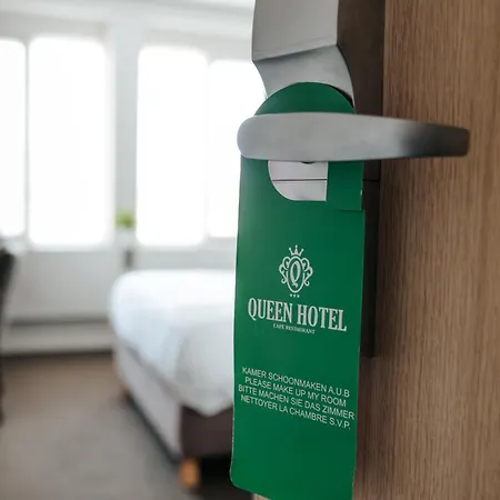 Queen Hotel-2