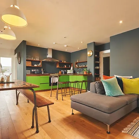 Crabshell Apartment-3