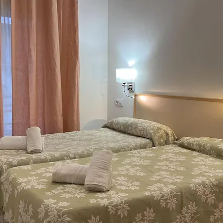 Hostal Alhambra Tarragona-2