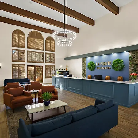 La Fuente Inn & Suites-3