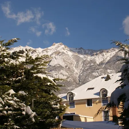 Hotel De La Gare-2