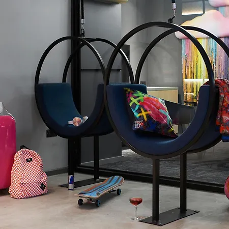 Moxy Manchester City Centre-3