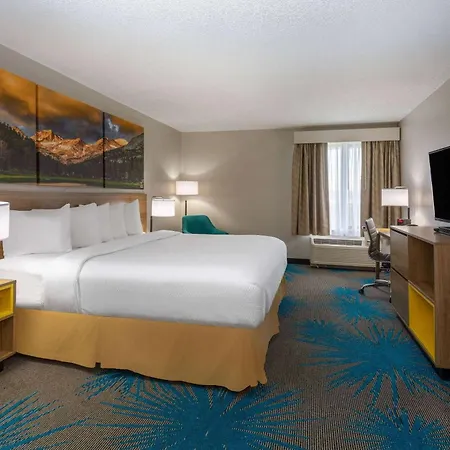 Days Inn & Suites By Wyndham Denver International Airport-2