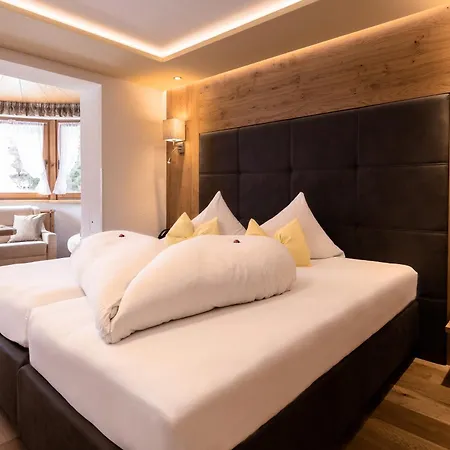 Hotel Schlosshof-3