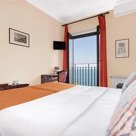 Hotel Desiree-2